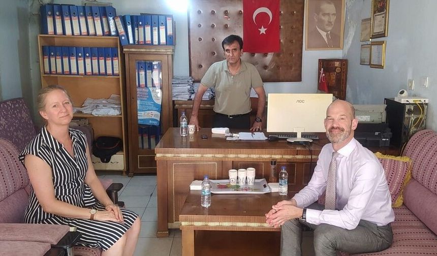 ABD heyeti Diyarbakır'da muhtarın kapısını çaldı: Bağlar’ı sordular...