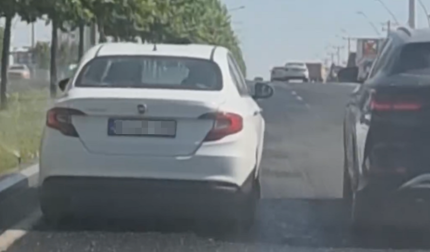 Diyarbakır trafiğinde akılalmaz olay: Başka bir aracı böyle sıkıştırdı!