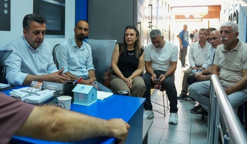 Diyarbakır’da DEM Parti’den kurşunlanan esnafa destek!
