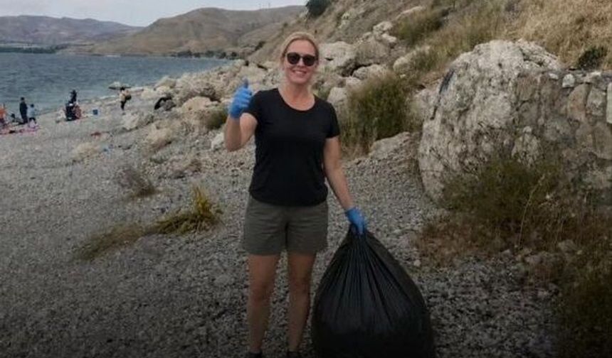 Almanya’dan geldi, Van Gölü’nde çevre temizliği yaptı