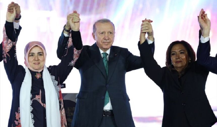 DEM Parti’den ihraç edilen belediye başkanı AK Partiye geçti