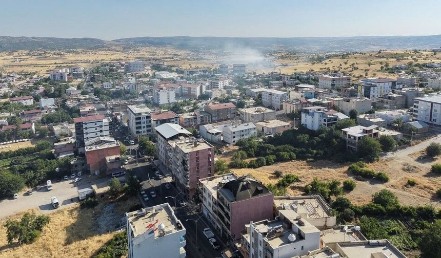 Diyarbakır’ın ilçesi çöp dumanı altında: Belediyeye tepki!