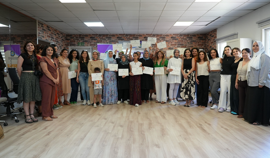 Diyarbakır'da kadınlar kombi ve klima eğitimi aldı: Teknik sahada ben de varım dedi!