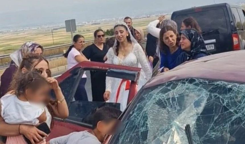 Düğün konvoyunda kaza: Ölü ve yaralılar var!