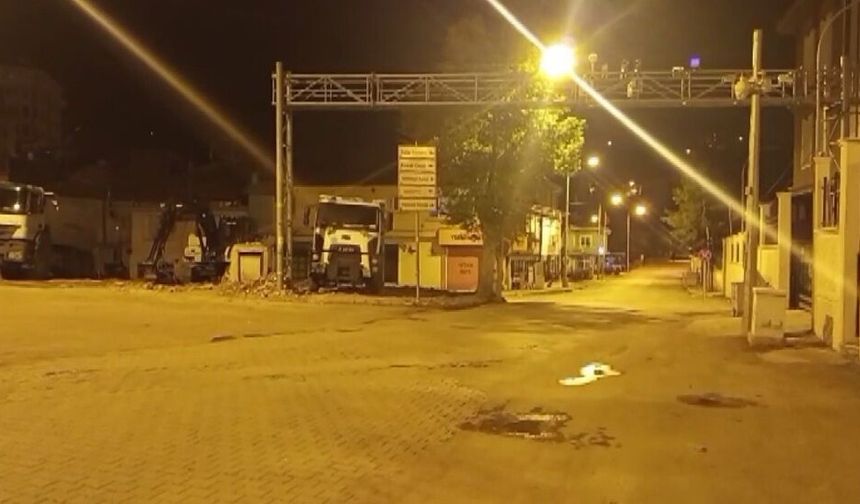Adana beşik gibi sallandı: 5 ili etkileyen şiddetli deprem oldu!