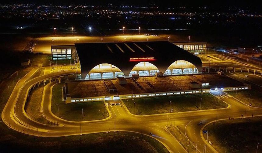 Diyarbakır’da havada panik: Uçak geri döndü