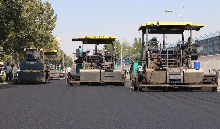 Diyarbakır’da Elazığ Bulvarı yenileniyor: O kavşak trafiğe kapatıldı!