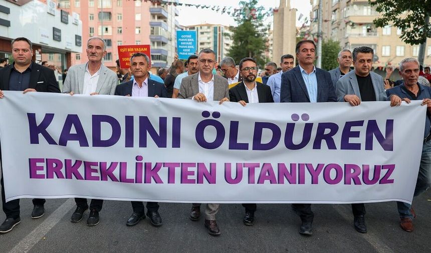 Diyarbakır'da erkeklerden sessiz yürüyüş!