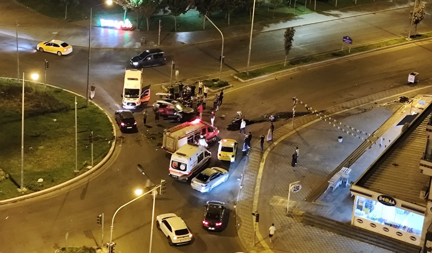 Diyarbakır'da hız tutkusu kaza getirdi: Yaralı var!