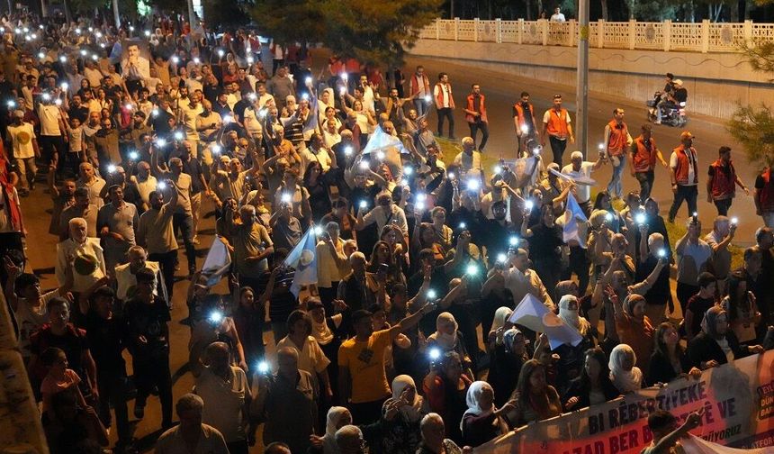 Diyarbakır’da kitlesel yürüyüş yapıldı: Mesaj verildi!