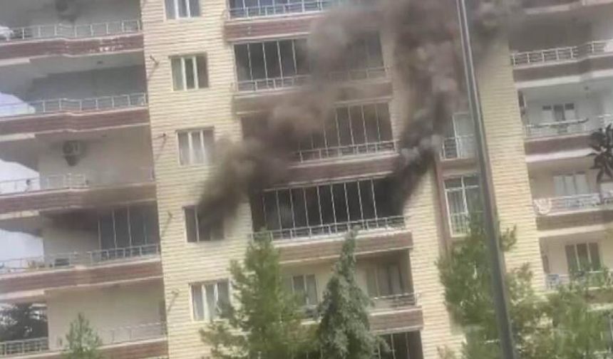 Diyarbakır'da korku dolu dakikalar: 8 katlı binada yangın!