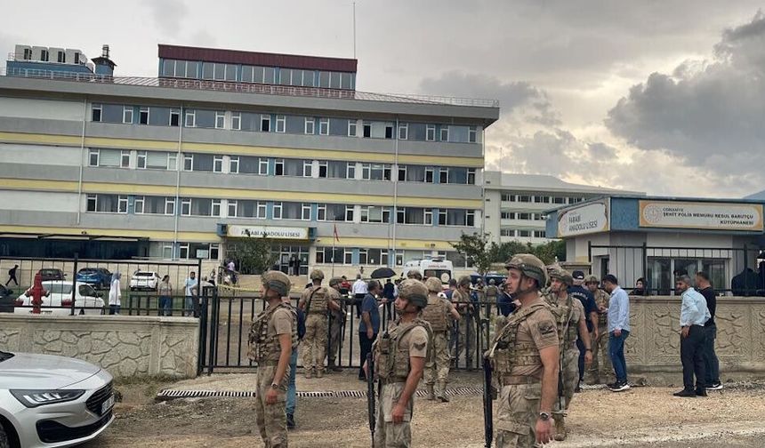 Okulda silahlı saldırı: Öğretmen hayatını kaybetti!