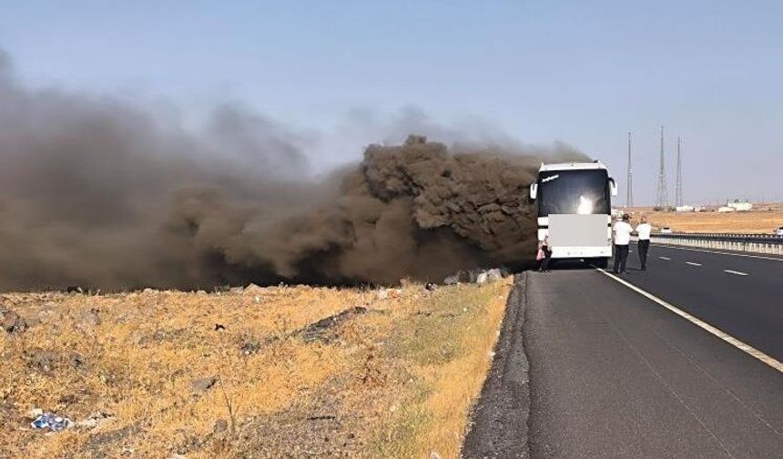 Siverek-Diyarbakır karayolunda yolcu otobüsü yandı!