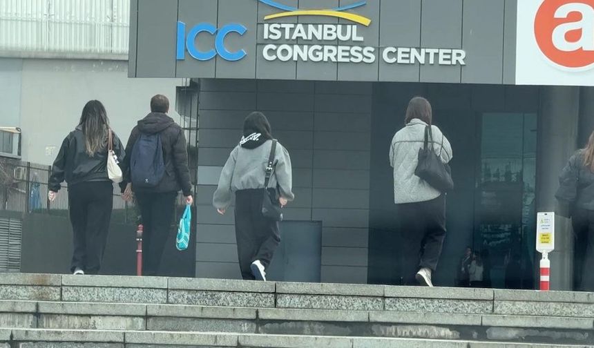 5 bin kişilik konserde facia: Ölü ve ağır yaralı var!