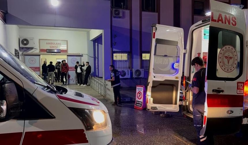 Diyarbakır yolunda elektrik işçilerine araç çarptı: Ölü ve ağır yaralı var