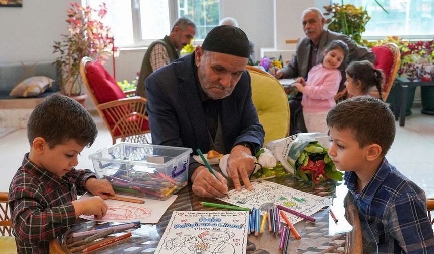 Diyarbakır’da renkli görüntüler: Kuşaklar buluştu!