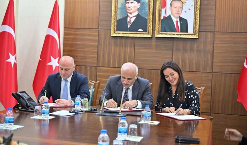 Diyarbakır’a 16 derslikli yeni okul: İmzalar atıldı