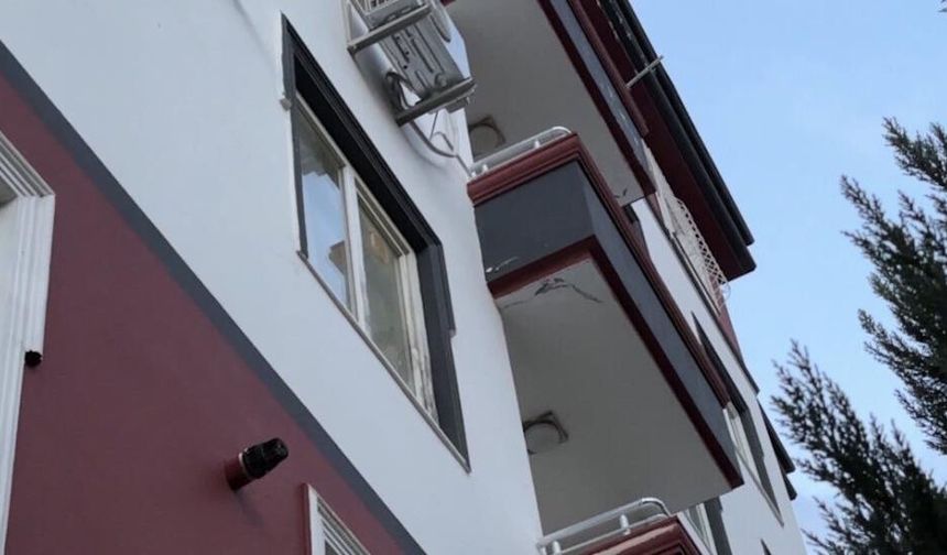 Aile faciası: Anne, baba ve 5 yaşındaki çocukları 2. kattan atladı