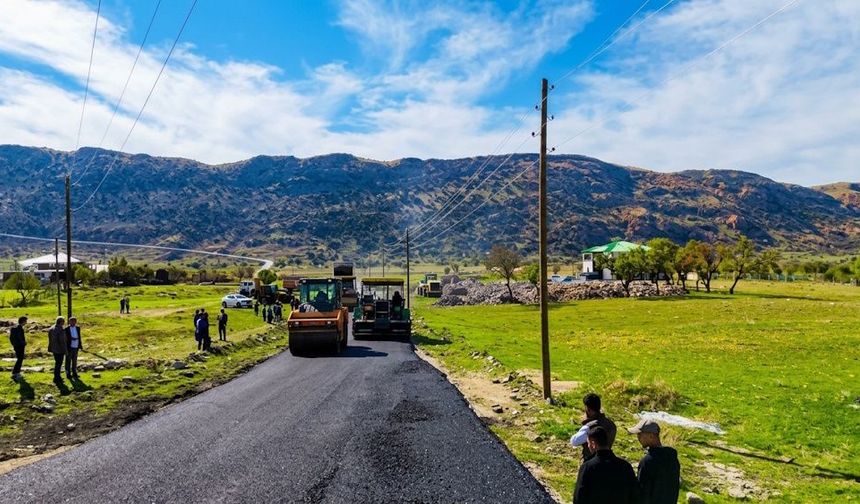 Büyükşehir Belediyesi harekete geçti: Diyarbakır - Elazığ yolunu yeniledi