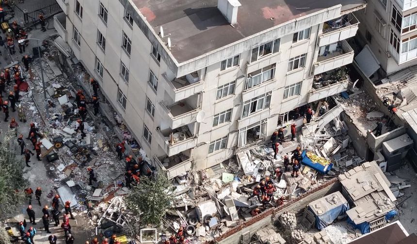 İstanbul'da çöken binanın detayları ortaya çıktı!