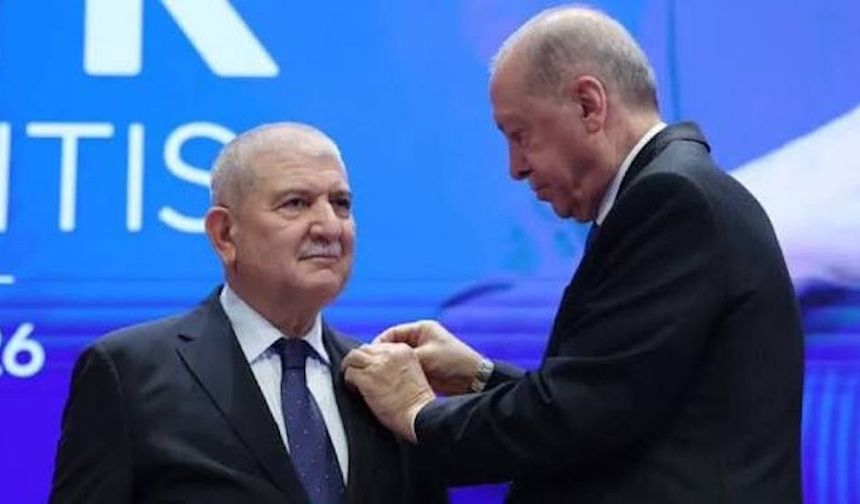 Kani Torun AK Parti’ye katıldı: Erdoğan rozetini taktı
