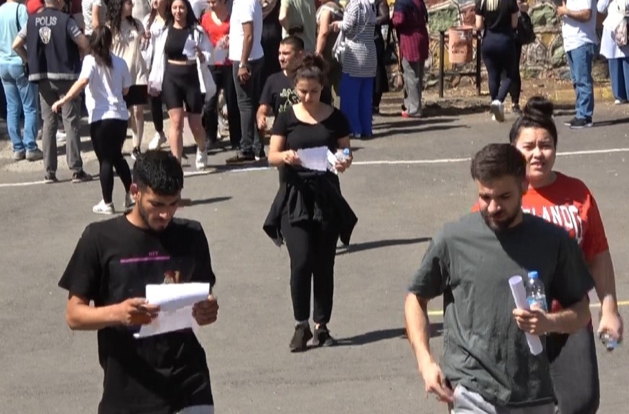 Diyarbakır’da YKS'nin ilk oturumu sona erdi