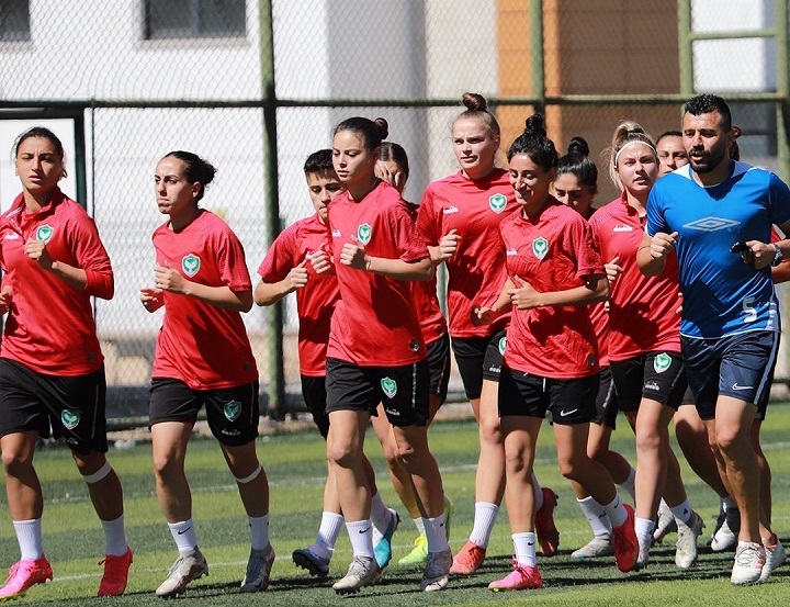 Amedspor Kadın Futbol Takımı çıkış arıyor