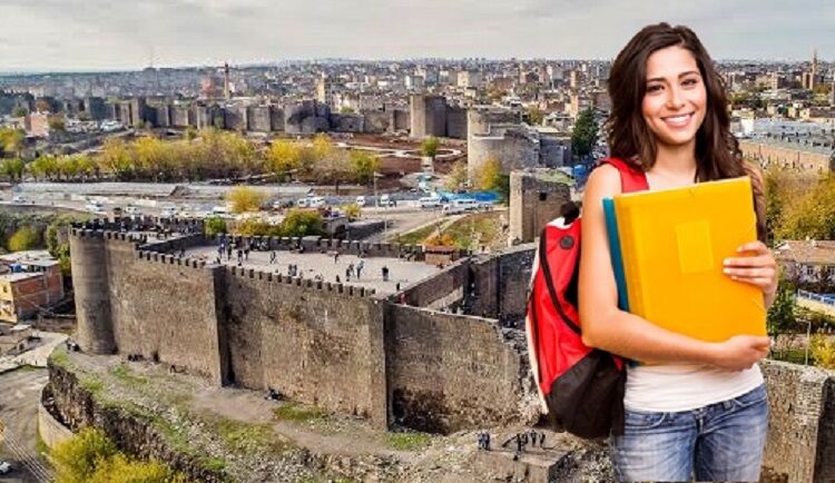 Diyarbakır'daki belediyeden öğrencilere 25 bin TL destek! Başvurular başladı