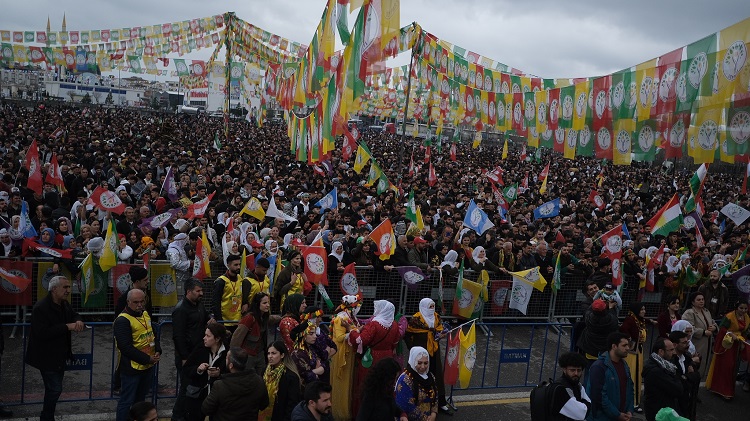 15 Merkezde Newroz Kutlandı!
