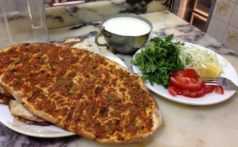 Diyarbakır'da Lahmacun Geçen Yıla Göre Zamlı!