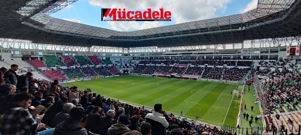 Amedspor Diyarbakır Stadyumu Arnavutköy Maçı