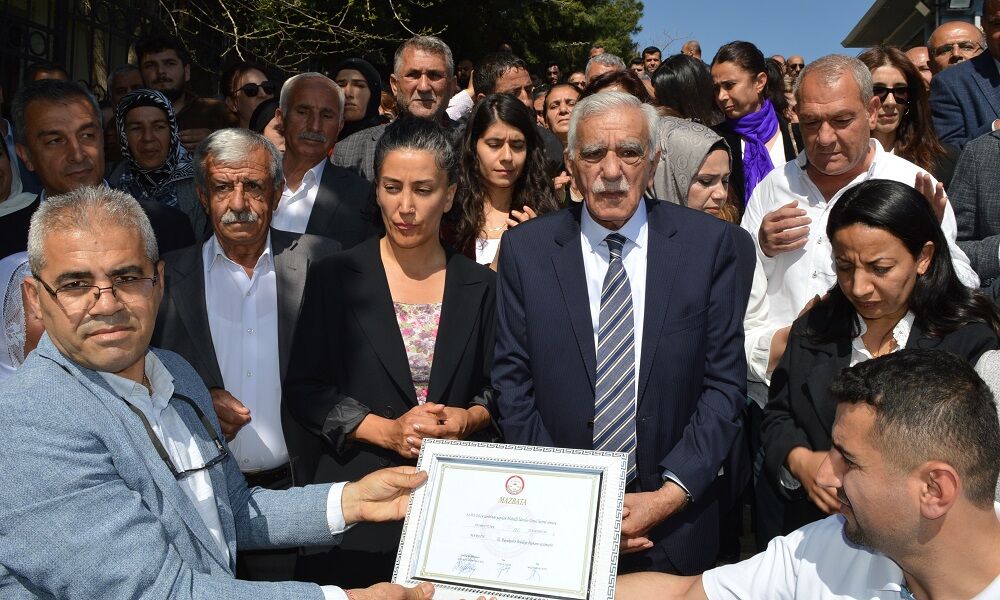 Ahmet Türk Mazbatasını Aldı