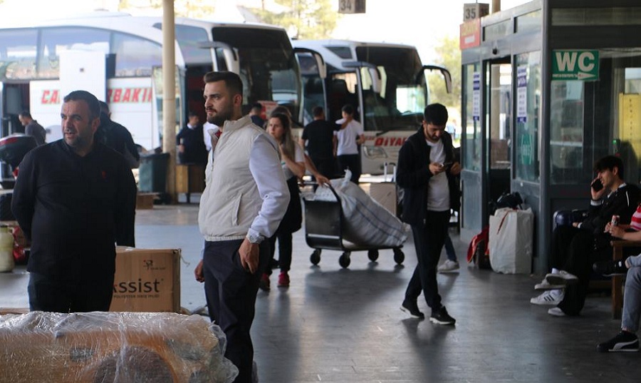 Diyarbakır Otogarında Bayram Yoğunluğu