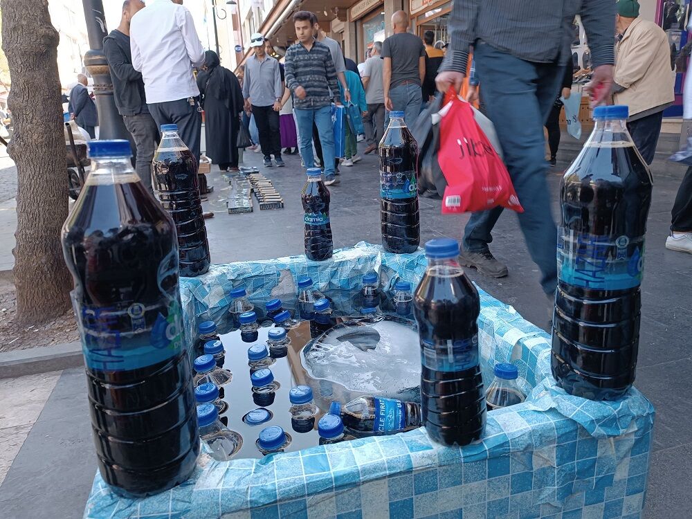 Havaların Isındığı Diyarbakır'da Meyan Kökü Şerbetine Rağbet!