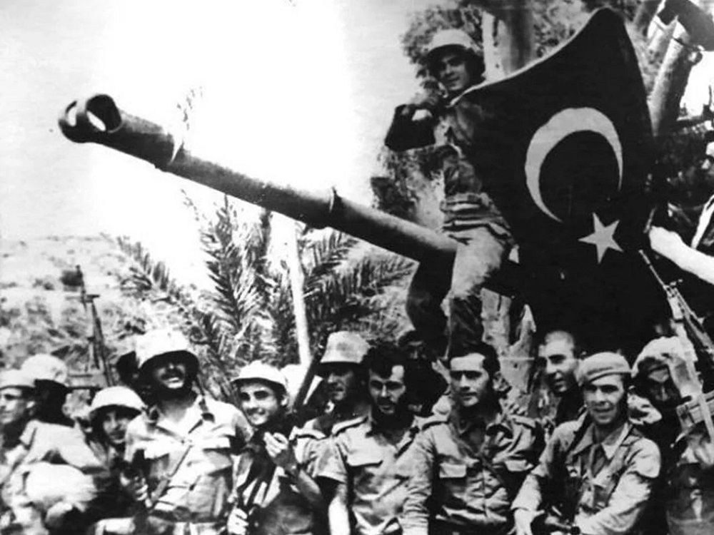 1974 Kıbrıs Çıkartması Diyarbakır’da Sevinçle Karşılanmış! (2)