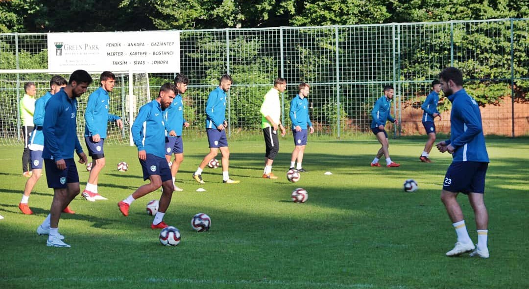 Amedspor’da Kamp Ertelendi! Taraftar Eleştirdi