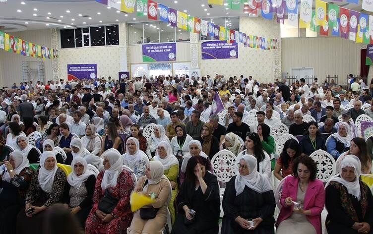 DEM Parti Diyarbakır'da yeni dönem: Eşbaşkanlar belli oldu!