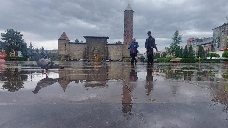 Meteoroloji'den Erzurum, Kars, Ardahan Ve Ağrı'ya Sağanak Uyarısı