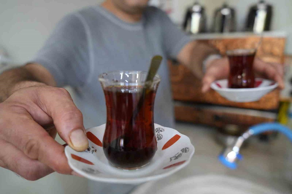 çay-dem-sıcak çay-bardak