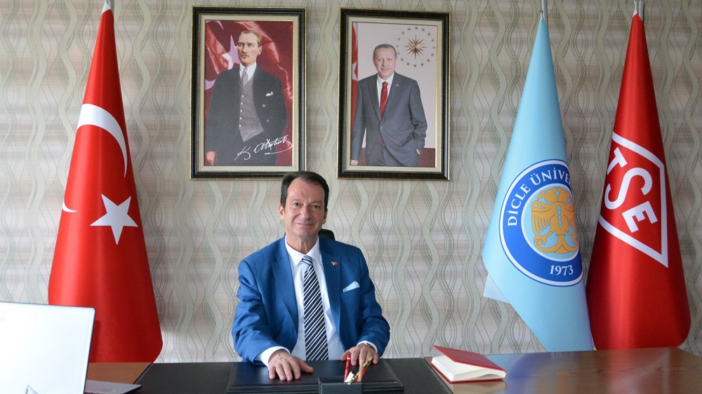 Dicle Üniversitesi Rektörü Prof. Dr. Kamuran Eronat