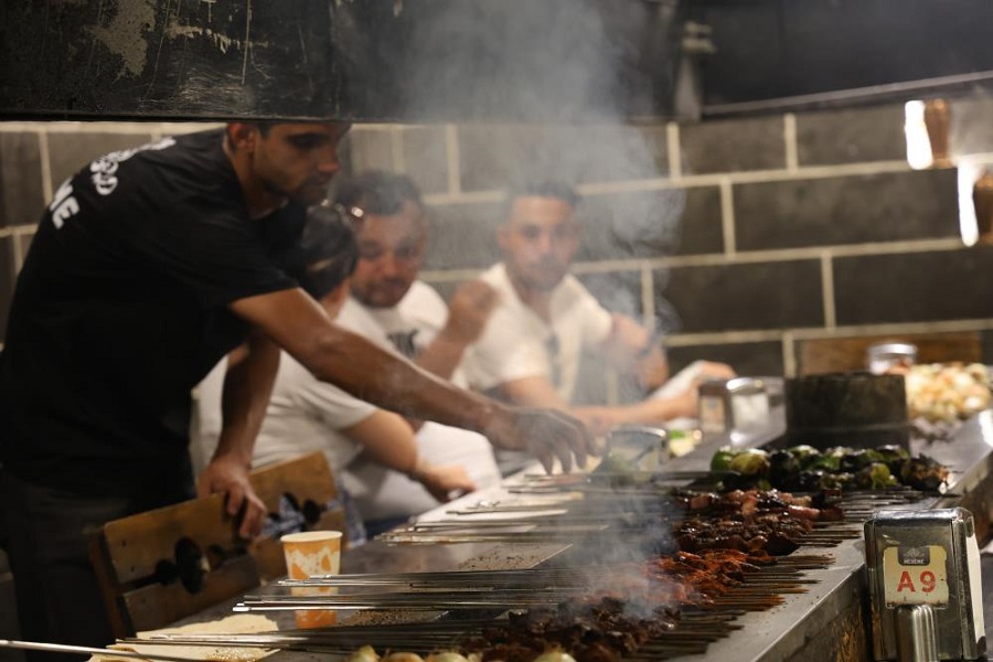 Diyarbakır Sıcağında Ocakbaşında Ciğer 50 Derece De Olsa