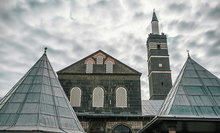 Diyarbakır’a Gelen Buraya Gitmeden Dönmüyor! Ulucamii (3)-1