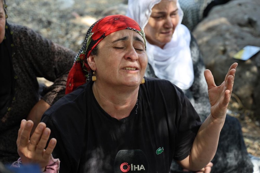 Diyarbakır’da Kayıp Narin’in Annesi Türkiye’ye Yalvarıyorum, Kızımı Bulun!