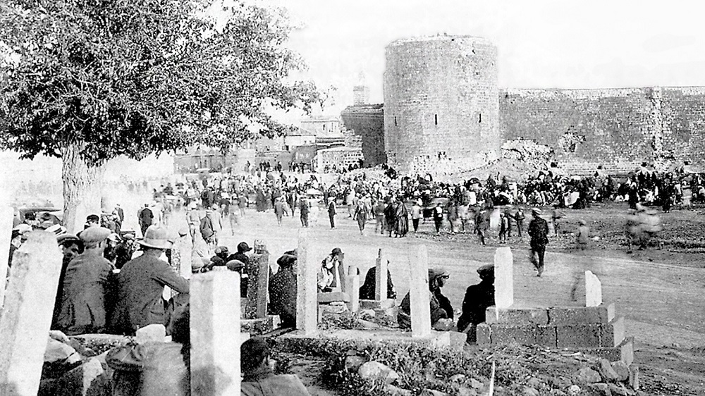Diyarbakır Dağkapı Meydanı’nda Bir Mezarlık Olduğunu Biliyor Muydunuz