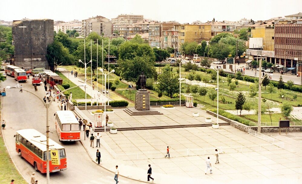 Diyarbakır Dağkapı Meydan-1