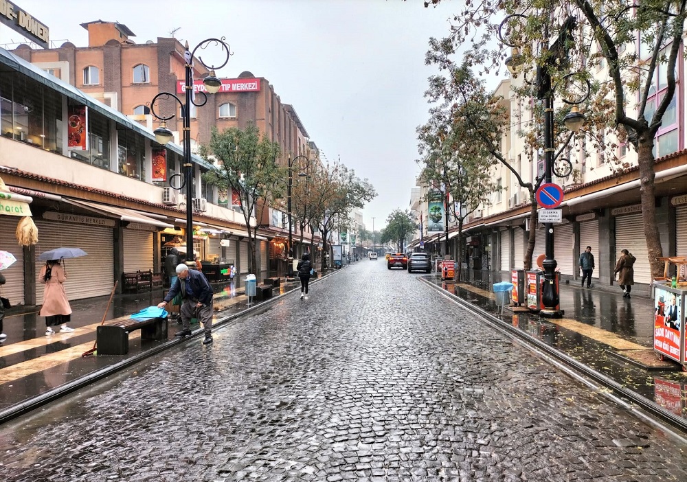 Diyarbakır’a Kış Geldi! Caddeler Ve Tarihi Mekânlar Sessizliği Büründü (1)