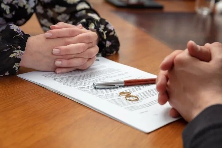 43 Yılda 12 Kez Evlenip Boşandılar 326 Bin Euro Kazandılar! Evlilik Boşanma