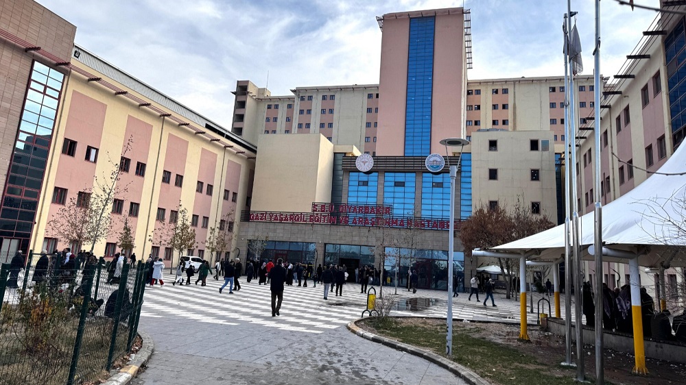 Diyarbakır Gazi Yaşargil Hastanesi Hastane Hasta
