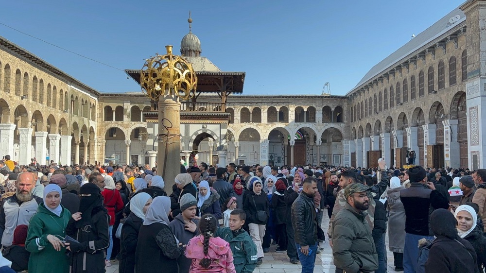 Emevi Camii'nde Cuma Izdihamı 3 Kişi Yaşamını Yitirdi