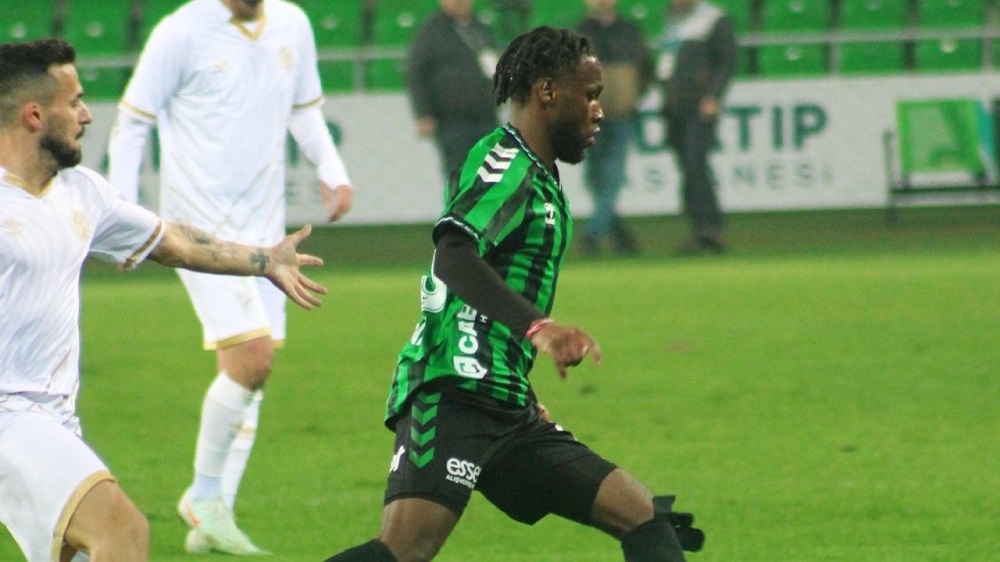 Sakaryaspor Kendi Evinde Kaybetti Amedspor Galibiyet Peşinde!